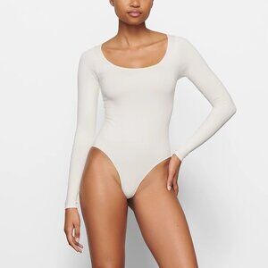 SKIMS Jelly Sheer Long Sleeve Scoop Neck Bodysuit Marble XL